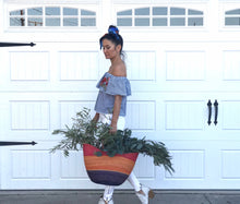 Load image into Gallery viewer, DRIED Eucalyptus Sugar Gum Bouquet | Sugar Gum Eucalyptus Branches | Aromatherapy, Centerpiece Wedding Decor, Tablescape